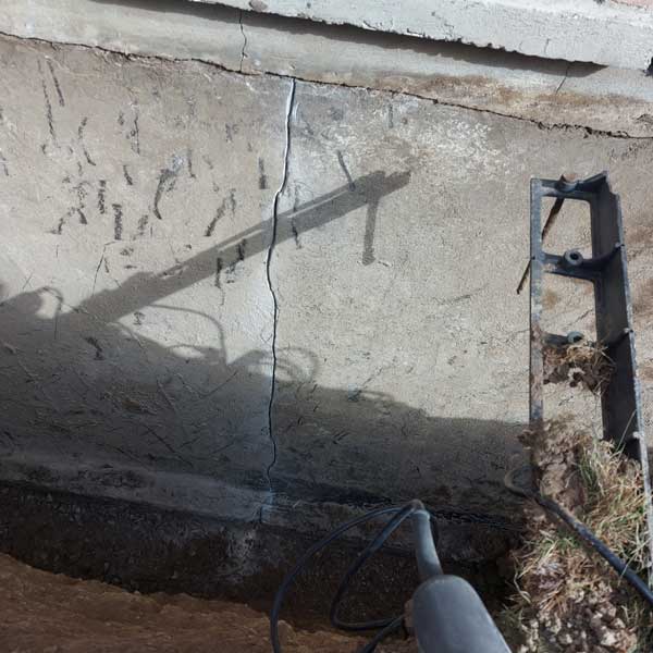 foundation-crack-2